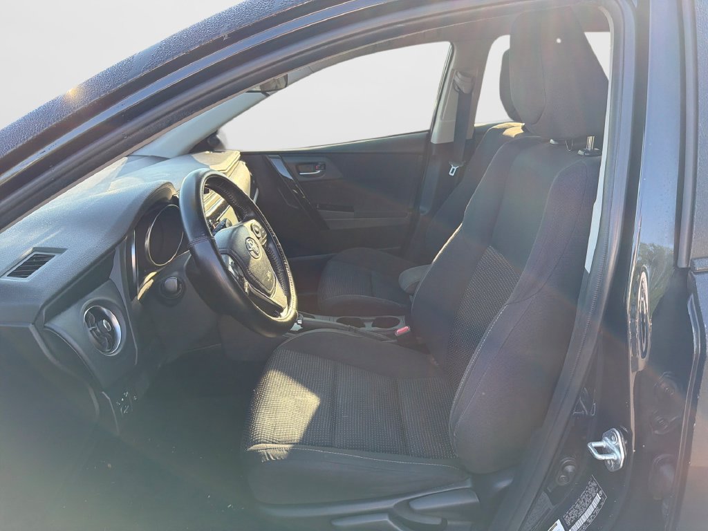 Used 2017 Toyota Corolla iM FWD image 10