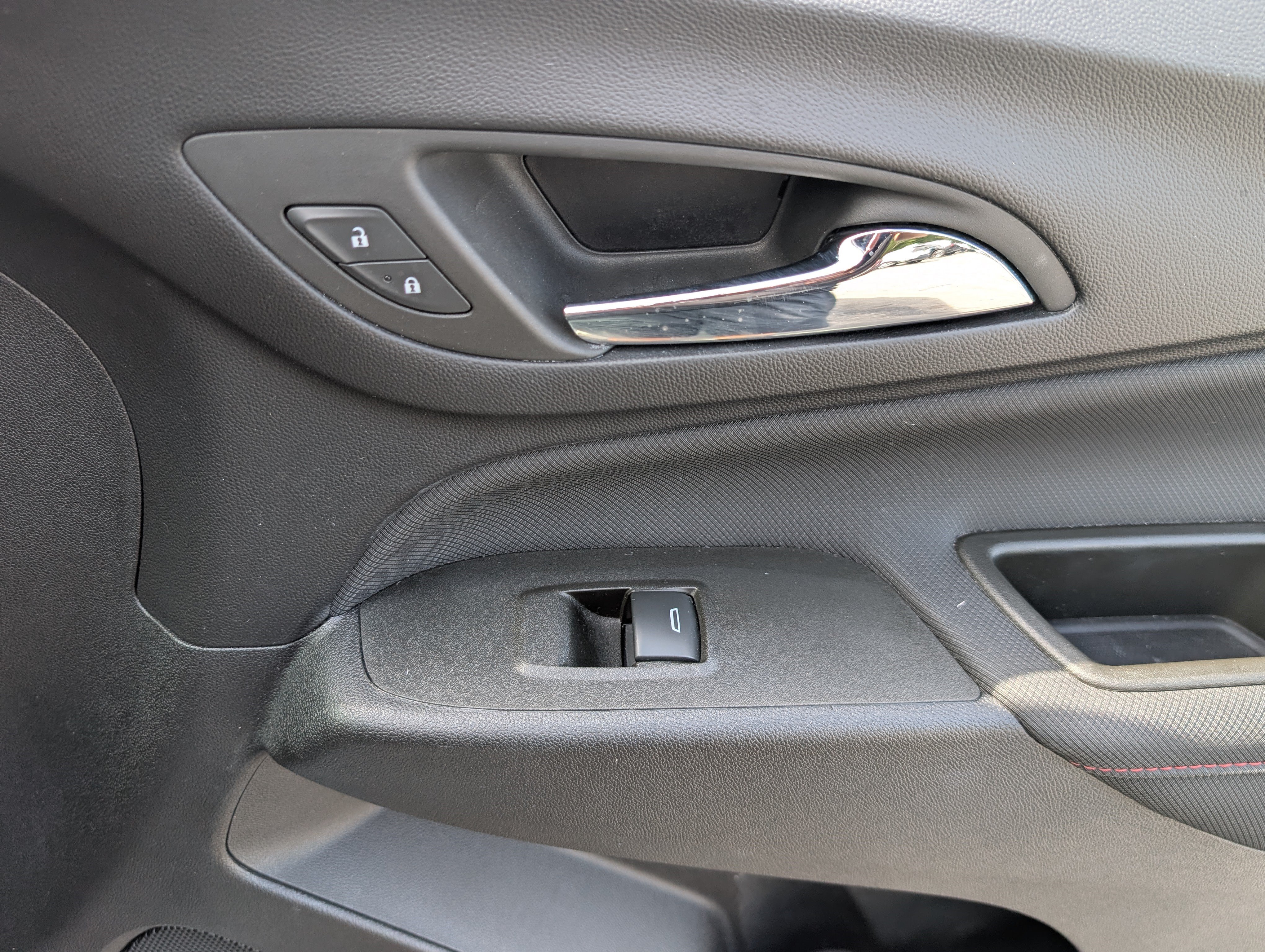Used 2023 Chevrolet Equinox RS FWD image 21