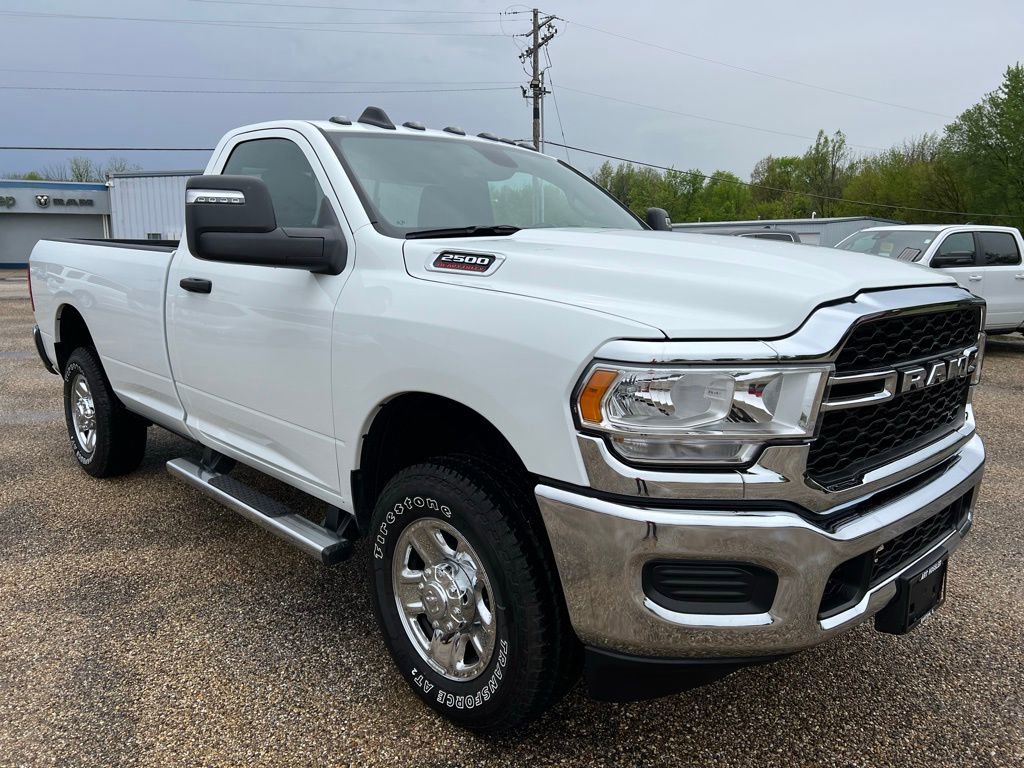 Used 2024 RAM 2500 Tradesman w/ Chrome Appearance Group AWD/4WD image 7