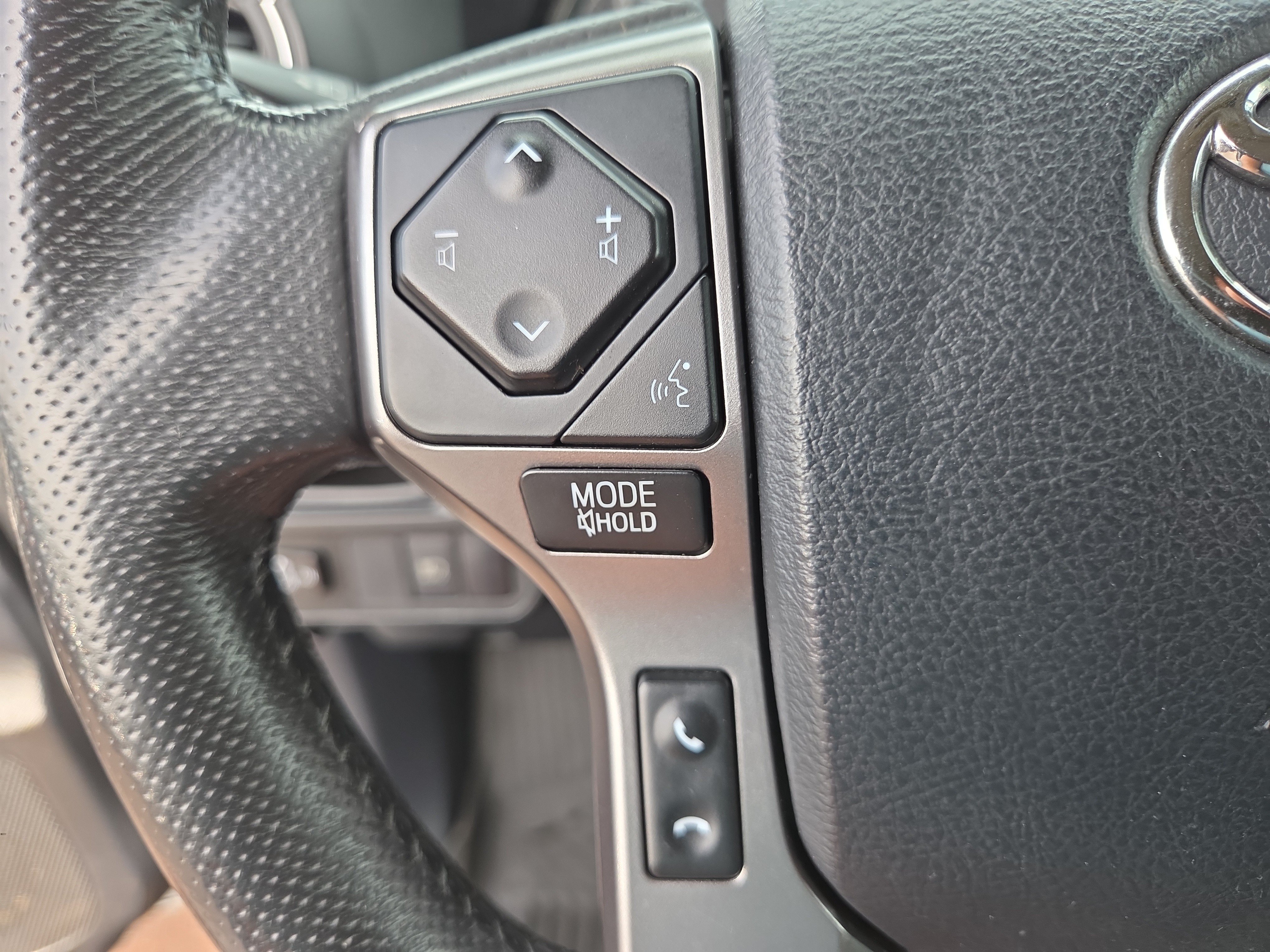 Used 2019 Toyota Tacoma SR5 AWD/4WD image 28