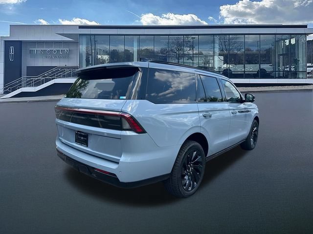 New 2026 Lincoln Navigator Reserve w/ Jet Appearance Package AWD/4WD image 8