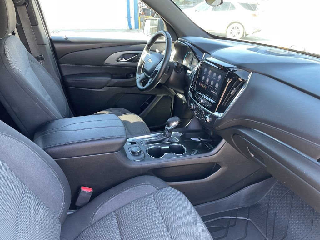 Used 2023 Chevrolet Traverse LT w/ LPO, Floor Liner Package image 18