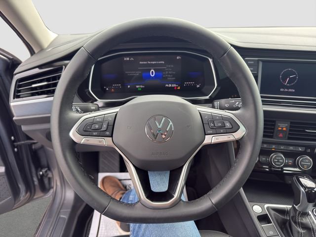 Used 2024 Volkswagen Jetta SE w/ Panoramic Sunroof Package image 10