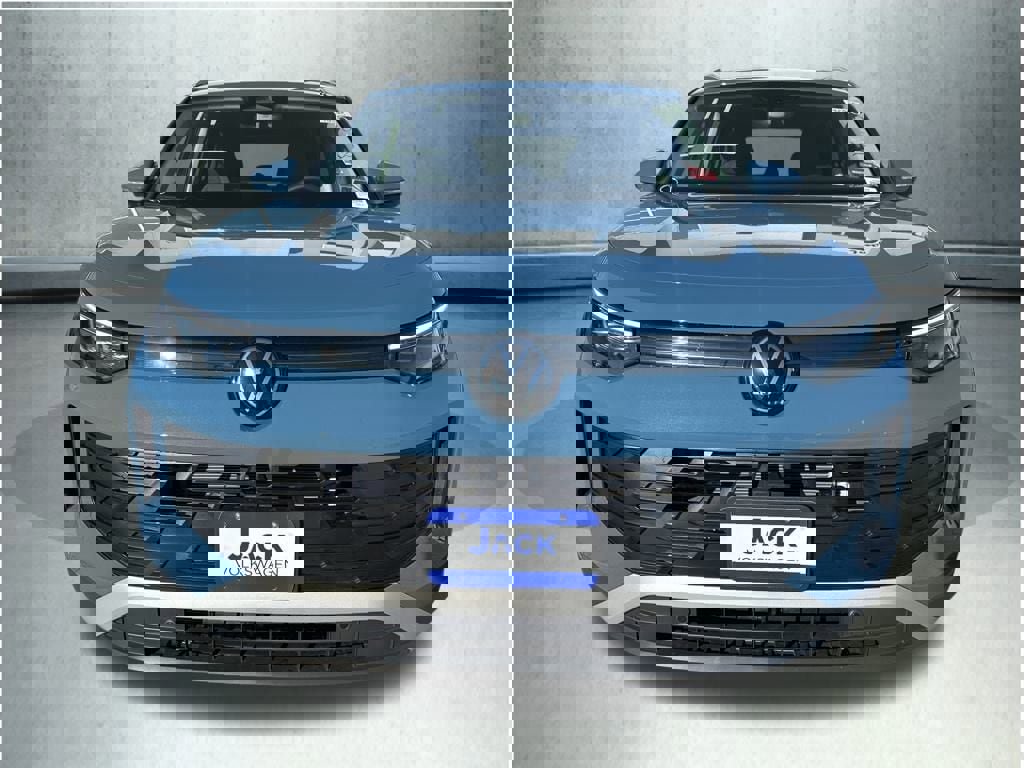 New 2026 Volkswagen Tiguan SE image 8