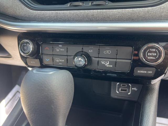 Certified 2024 Jeep Compass Sport image 52