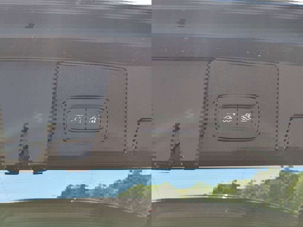 New 2026 Volvo XC60 B5 Ultra w/ Protection Package Premier AWD/4WD image 12