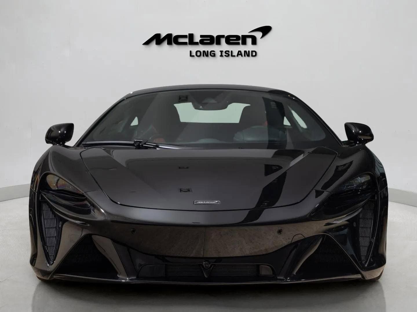 Used 2023 McLaren Artura image 3