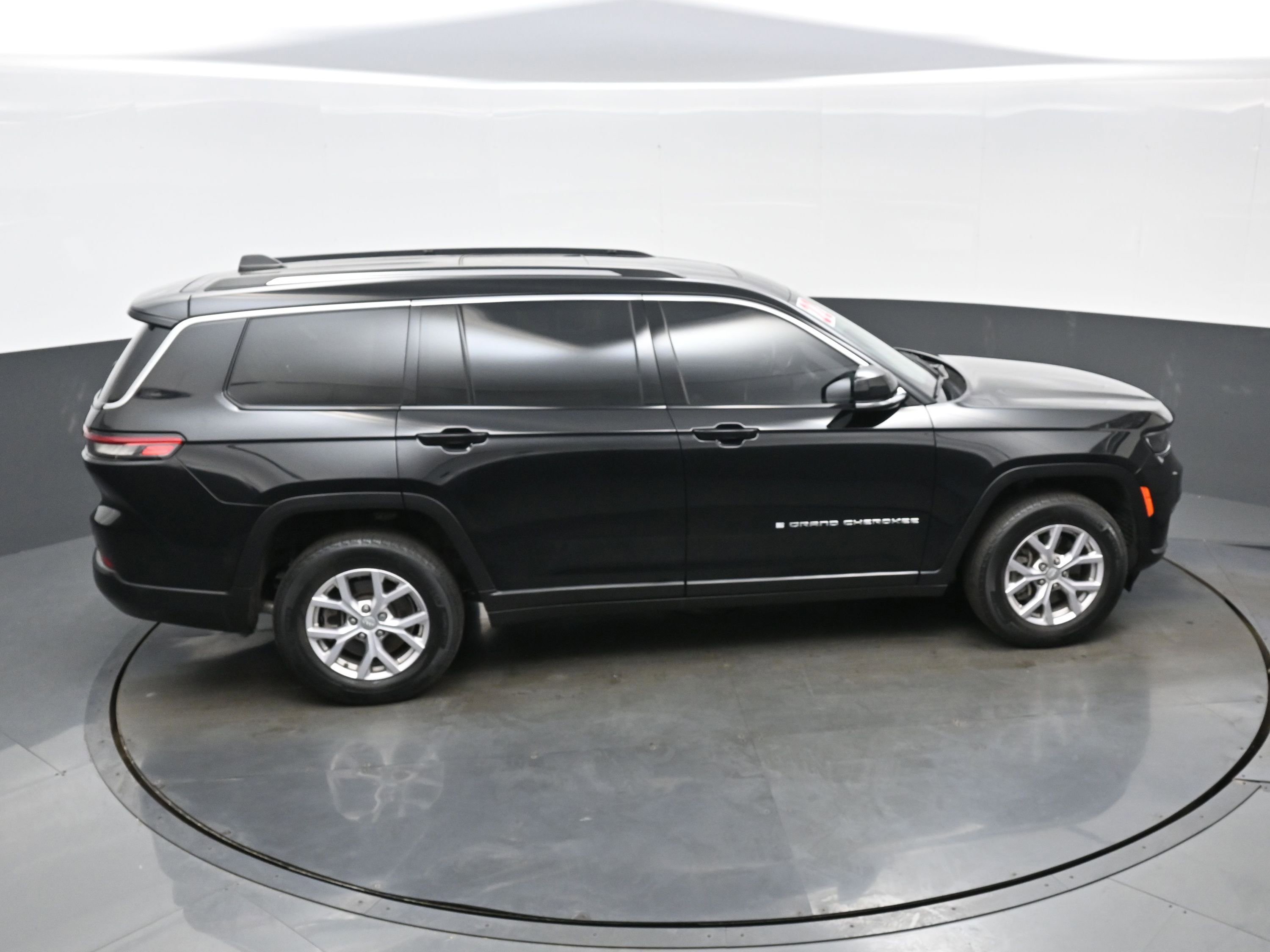 Used 2022 Jeep Grand Cherokee L Limited AWD/4WD image 41