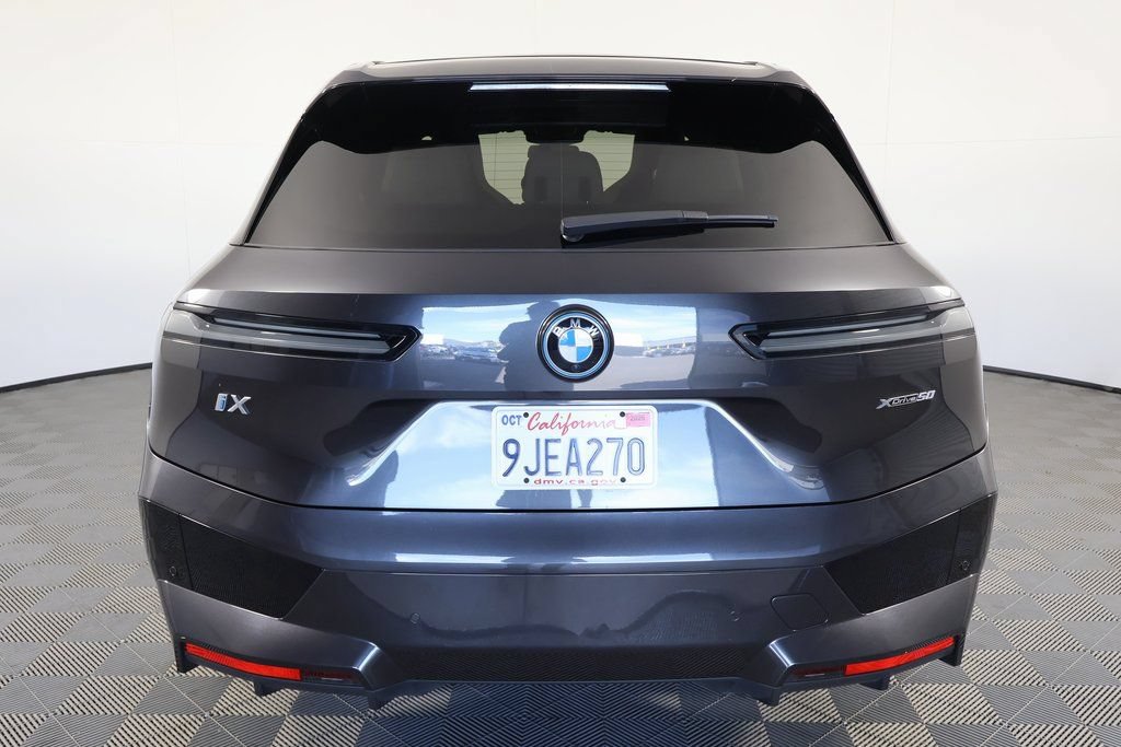 Used 2024 BMW iX xDrive50 w/ Premium Package AWD/4WD image 5