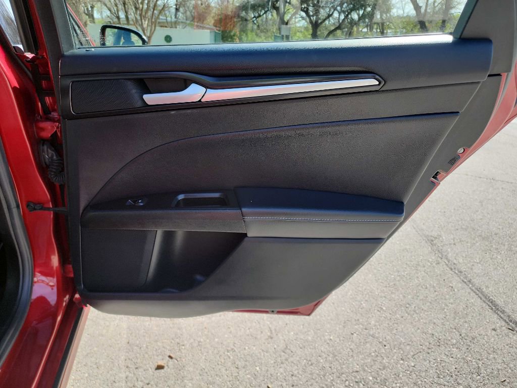 Used 2017 Ford Fusion Titanium image 30