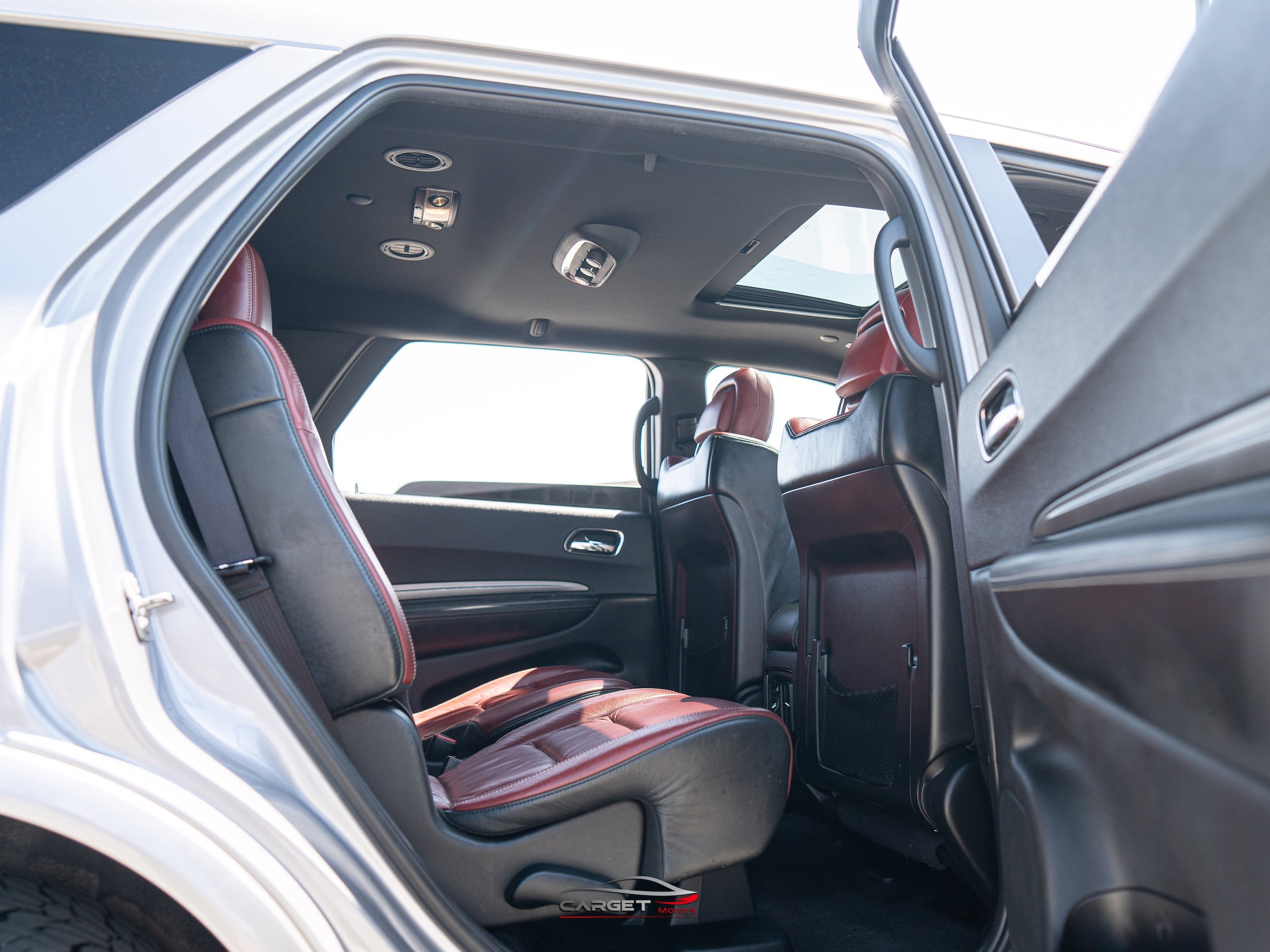 Used 2018 Dodge Durango SRT w/ Technology Group AWD/4WD image 19