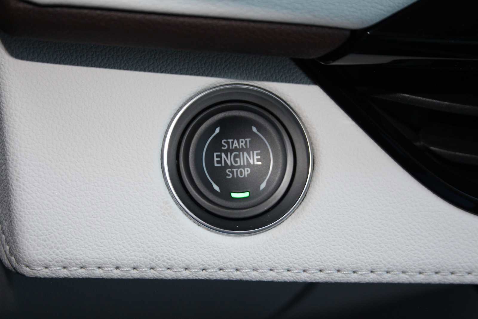 New 2026 Buick Enclave Avenir w/ Super Cruise Package FWD image 39