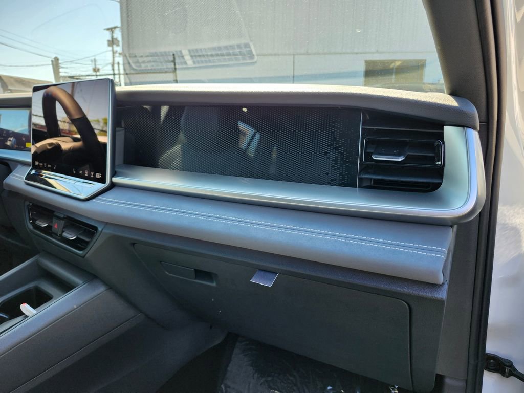 New 2026 Volkswagen Tiguan SE R-Line AWD/4WD image 13