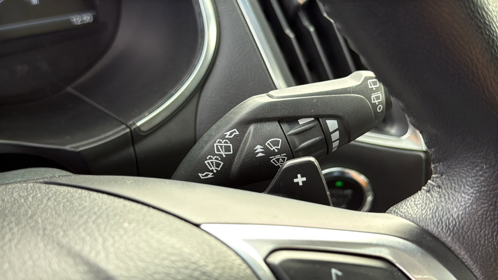 Used 2015 Ford Edge Sport w/ Equipment Group 401A image 18