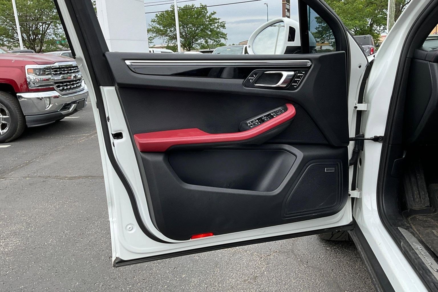 Used 2018 Porsche Macan S AWD/4WD image 18