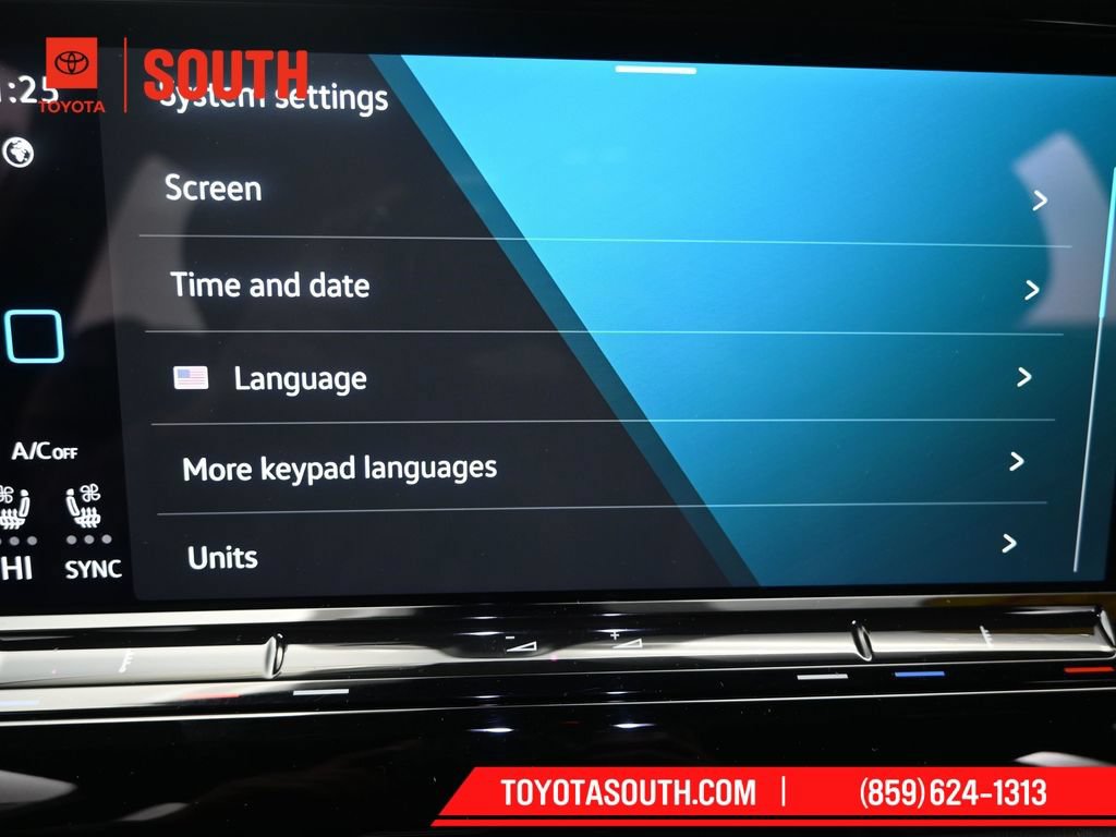 Used 2024 Volkswagen Atlas Cross Sport SE FWD image 31