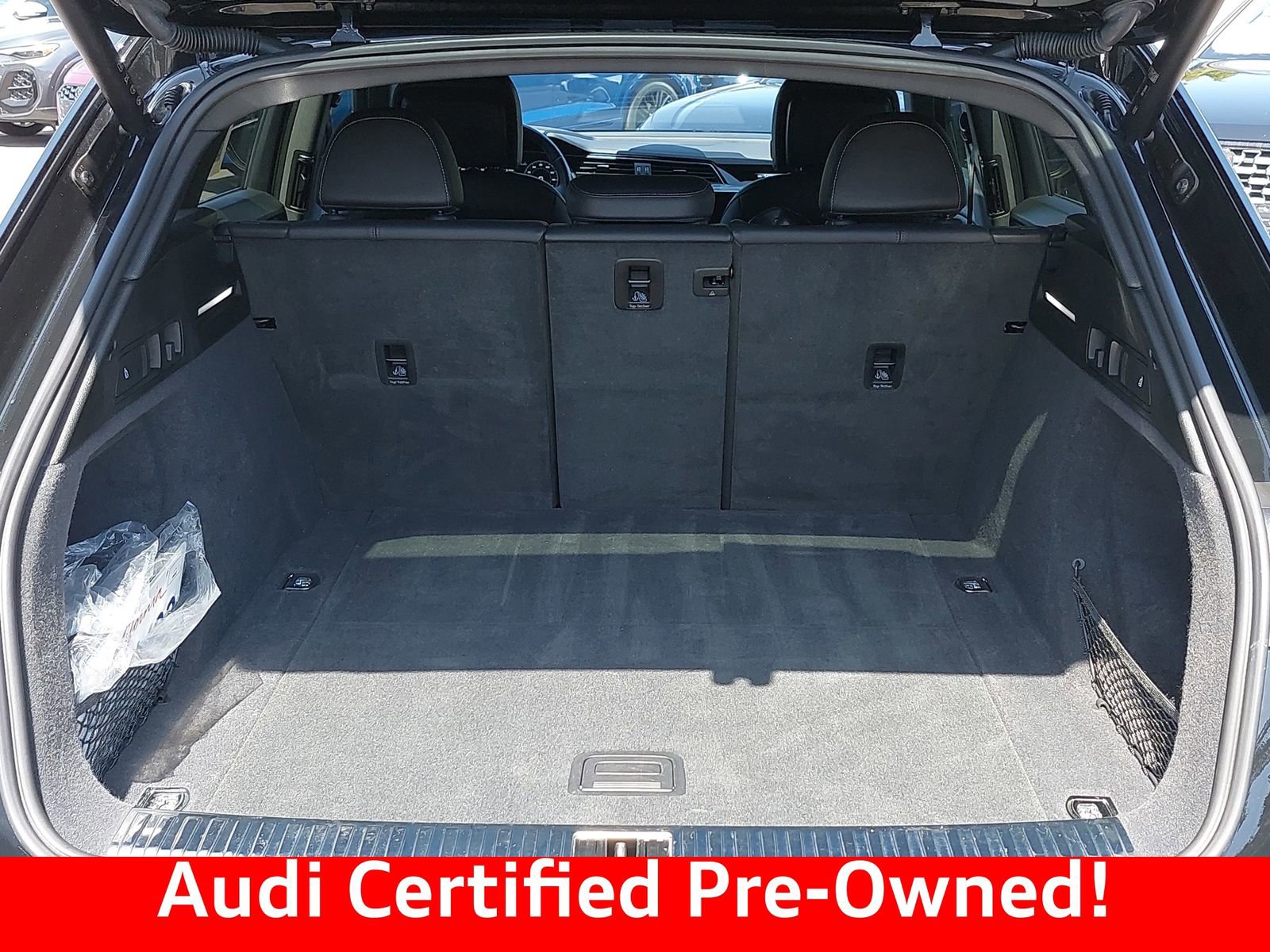 Used 2023 Audi e-tron Premium Plus w/ Premium Plus Package AWD/4WD image 12