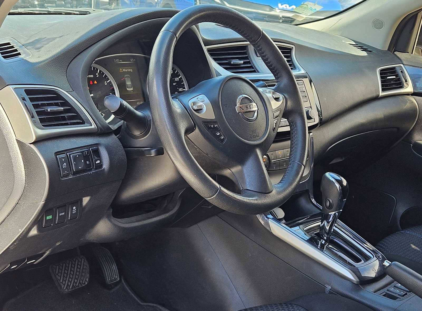 Used 2017 Nissan Sentra SR image 2