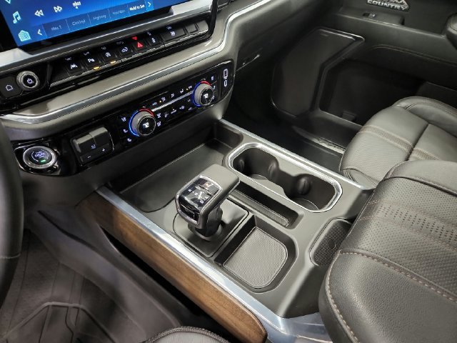 Used 2024 Chevrolet Silverado 1500 High Country w/ High Country Premium Package AWD/4WD image 18