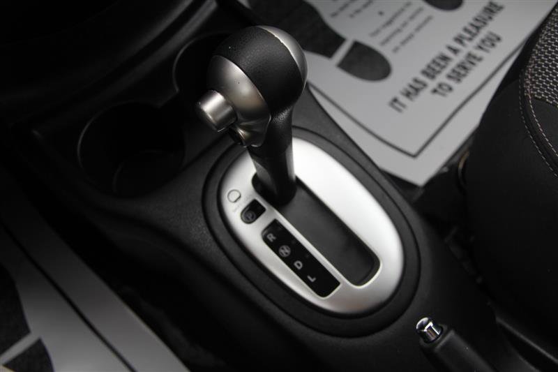 Used 2015 Nissan Versa SV FWD image 31
