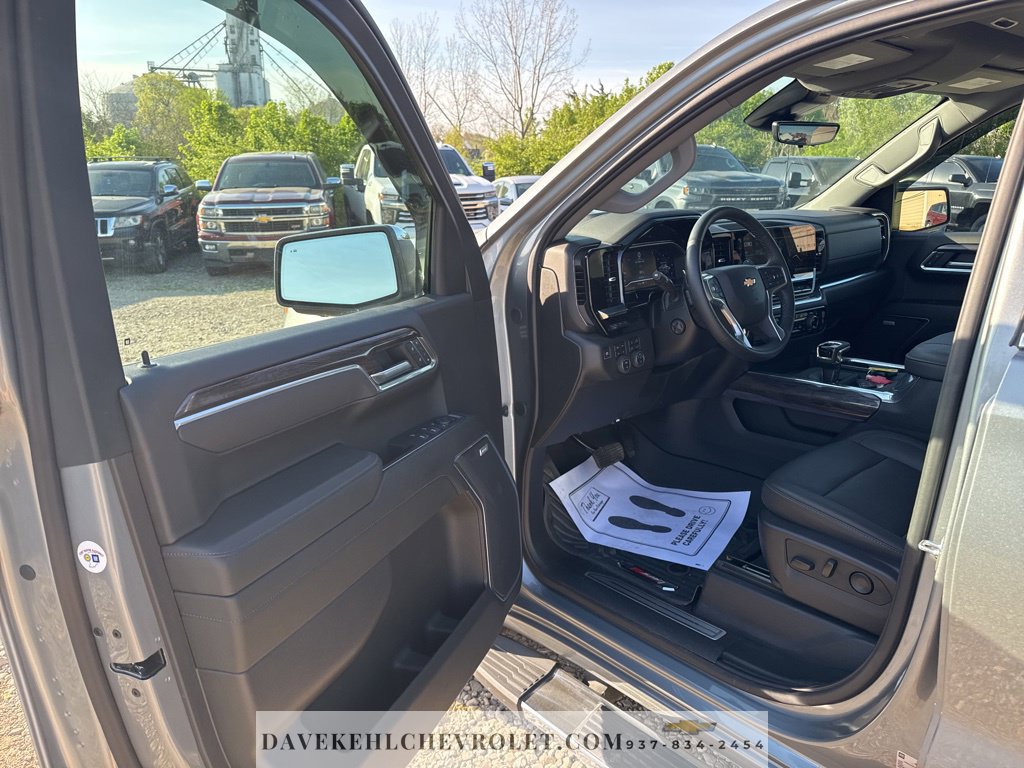 Certified 2025 Chevrolet Silverado 1500 LTZ AWD/4WD image 17