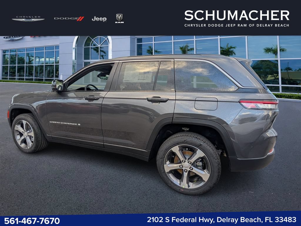 New 2026 Jeep Grand Cherokee Limited w/ Luxury Tech Group II AWD/4WD image 5