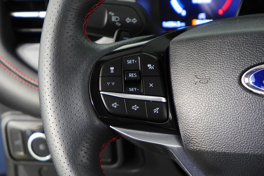 Used 2025 Ford Explorer ST AWD/4WD image 32