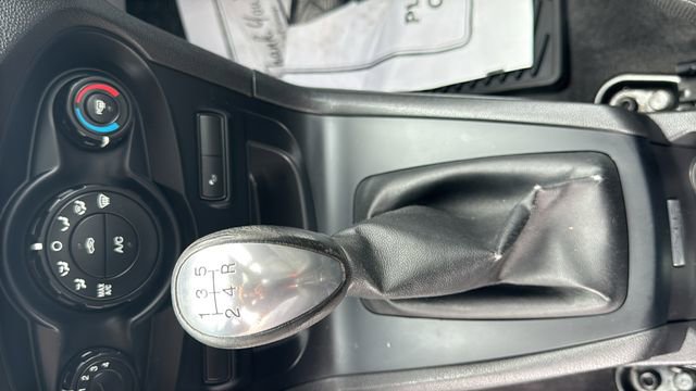 Used 2013 Ford Fiesta SE w/ Moon & Mood Pkg image 22