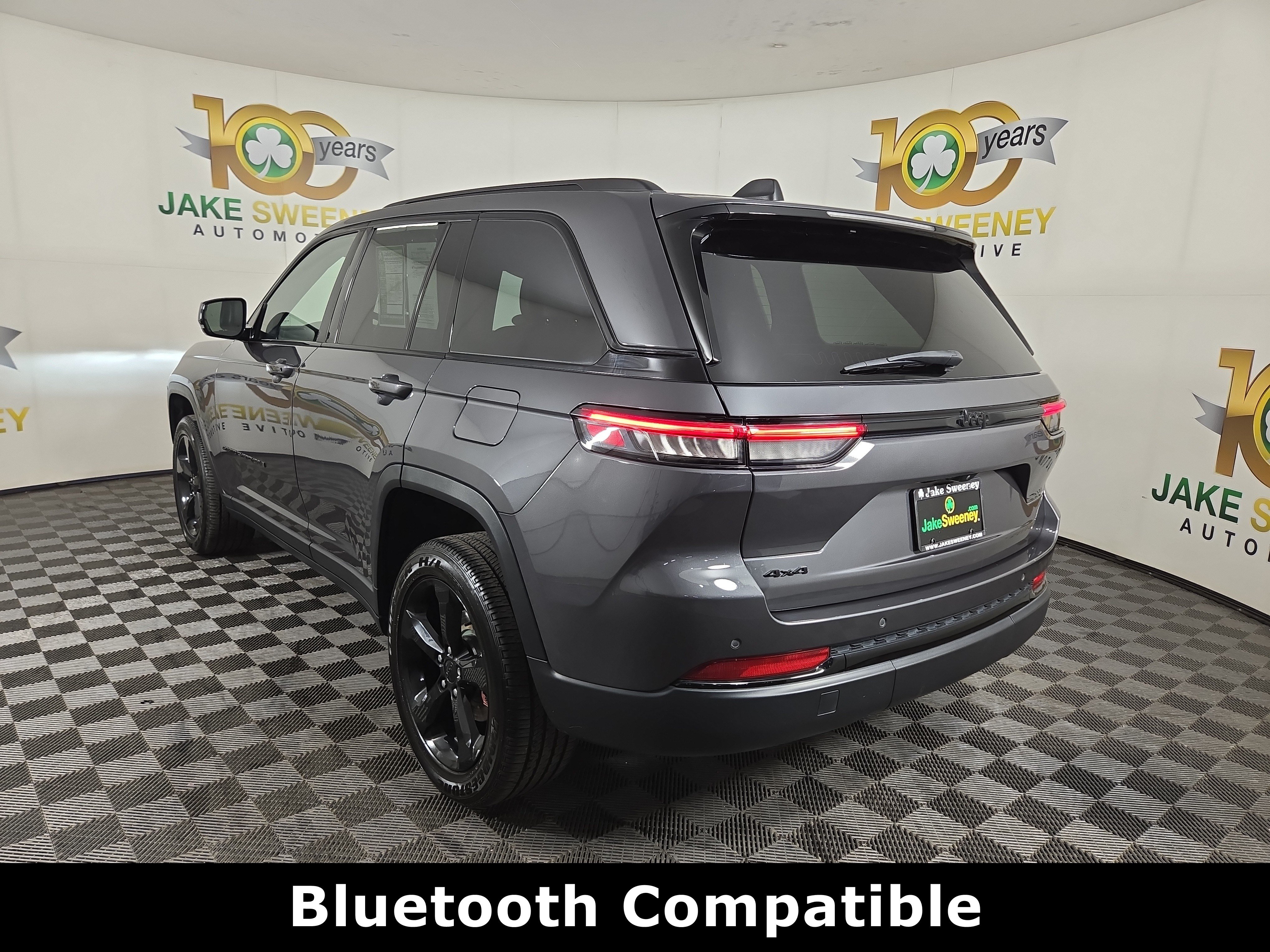 Used 2023 Jeep Grand Cherokee Altitude AWD/4WD image 6