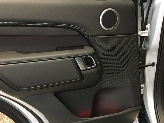 New 2023 Land Rover Discovery HSE R-Dynamic image 23