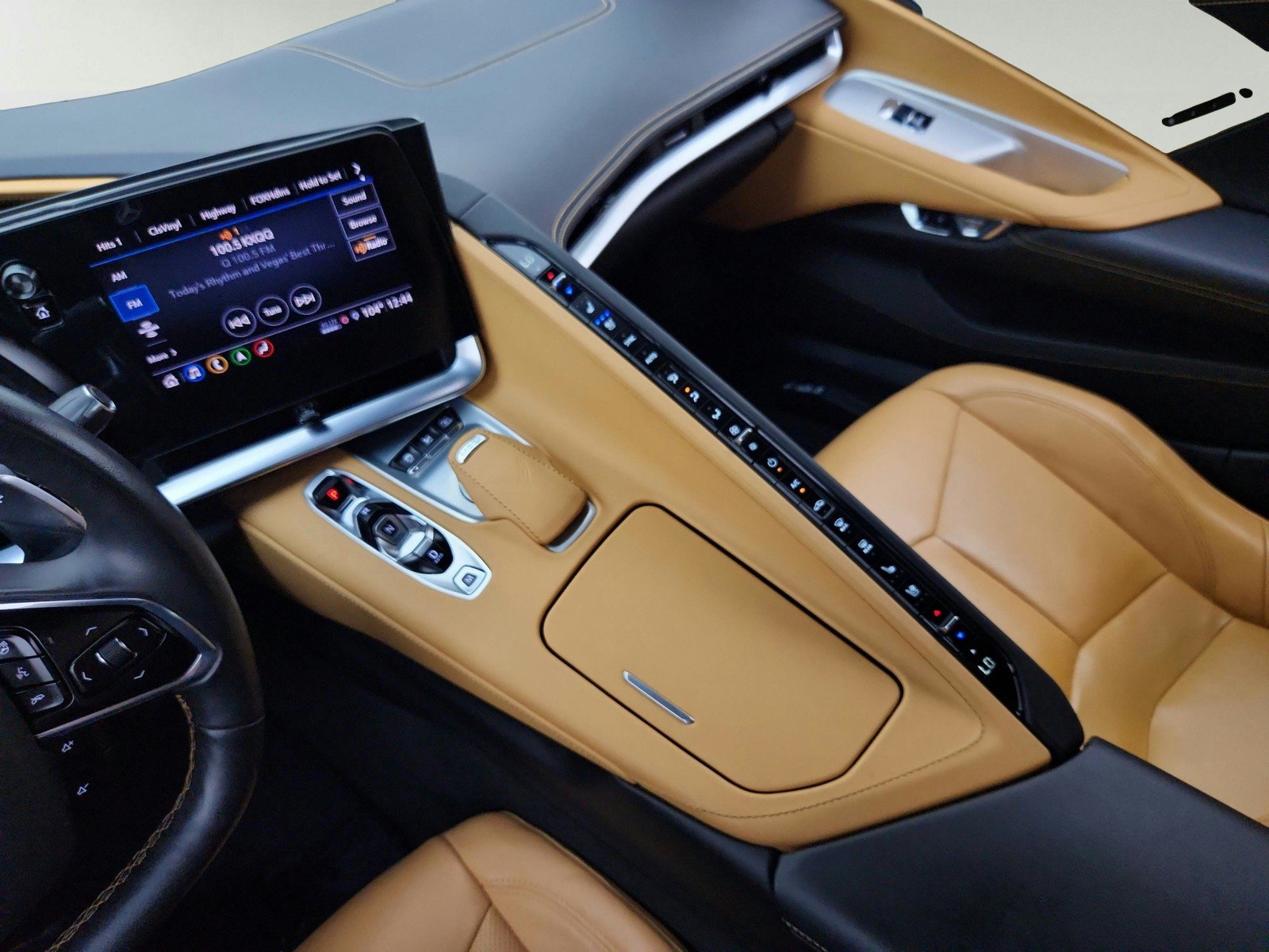 Used 2022 Chevrolet Corvette Stingray Preferred Cpe w/ Z51 Performance Package RWD image 15