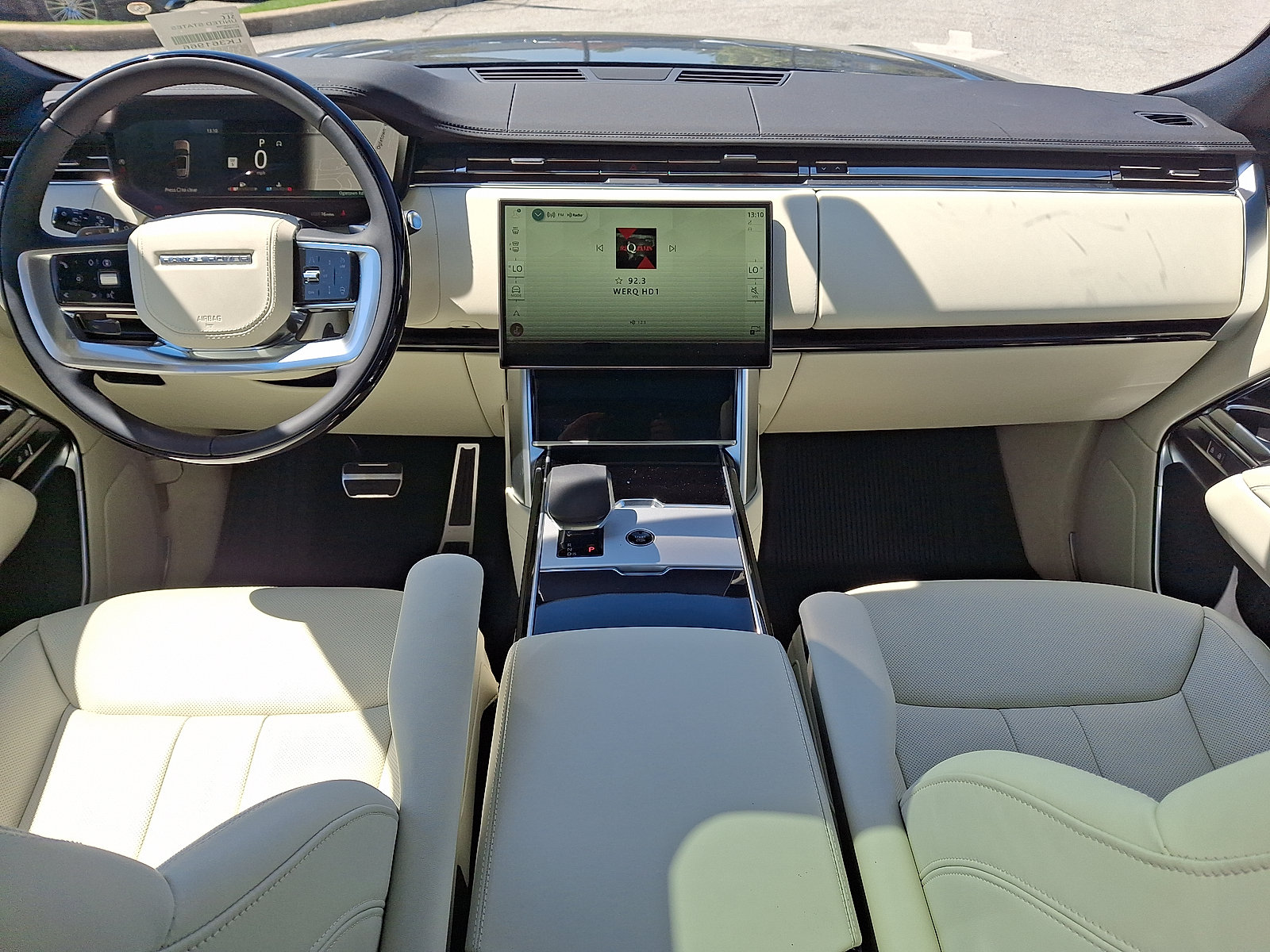 New 2026 Land Rover Range Rover Long Wheelbase SE AWD/4WD image 13