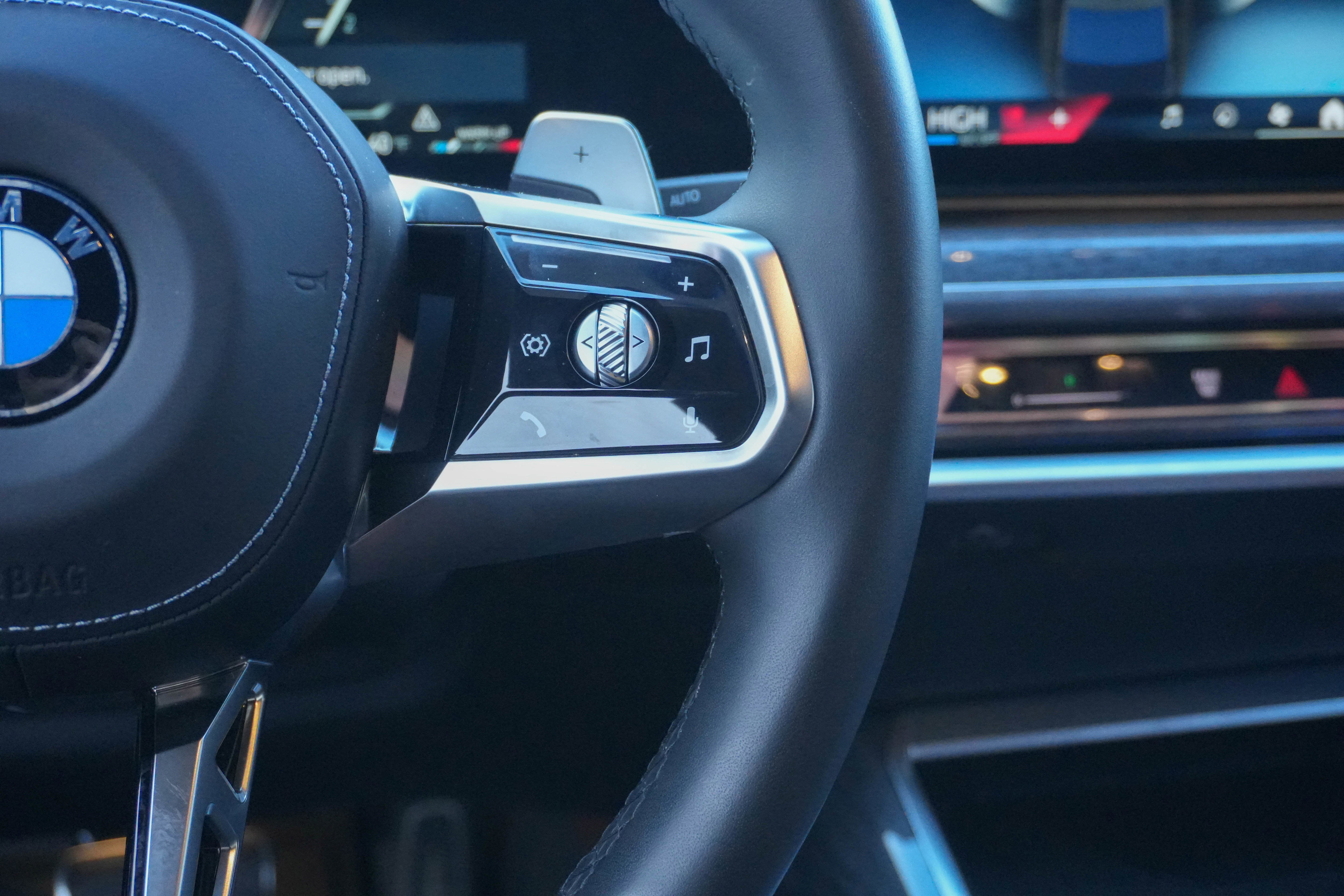 Certified 2023 BMW 760i xDrive w/ Executive Package image 20