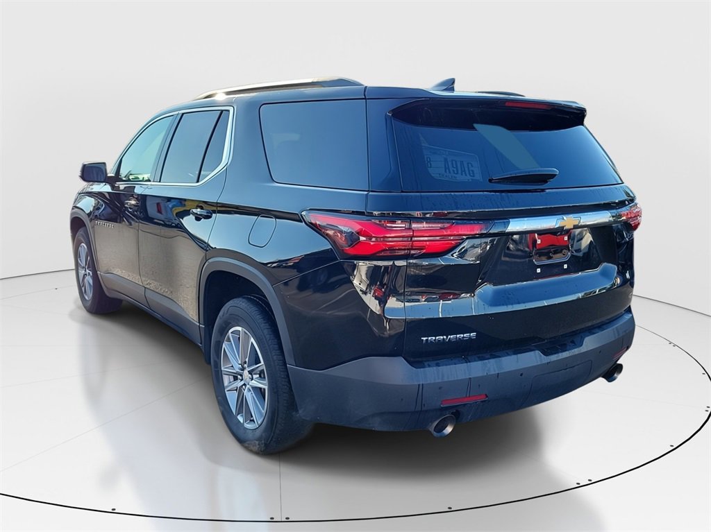 Used 2023 Chevrolet Traverse LT image 3