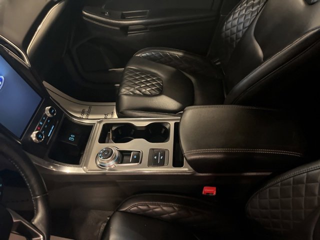 Used 2024 Ford Edge Titanium image 13