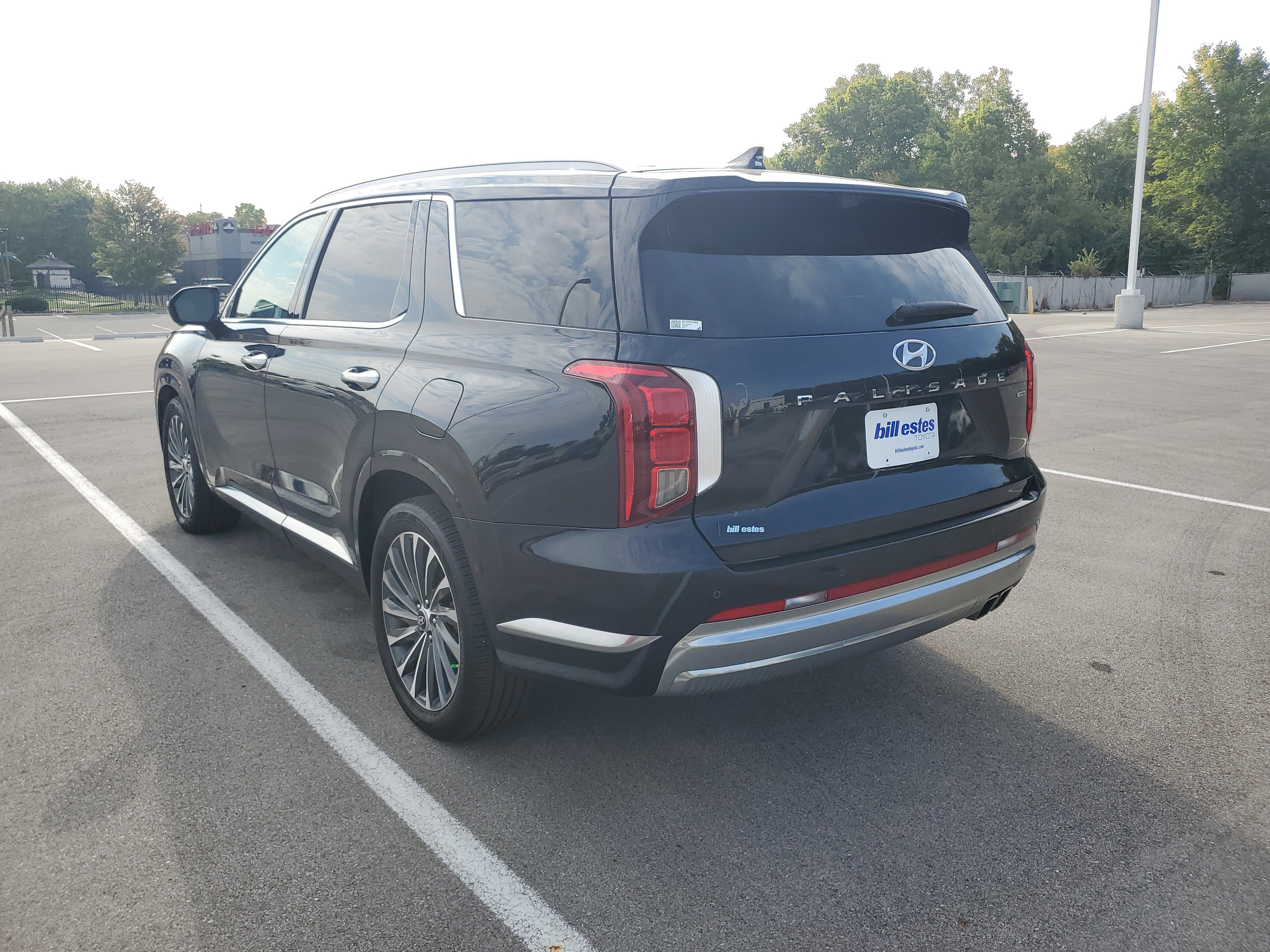 Used 2024 Hyundai Palisade Calligraphy image 5