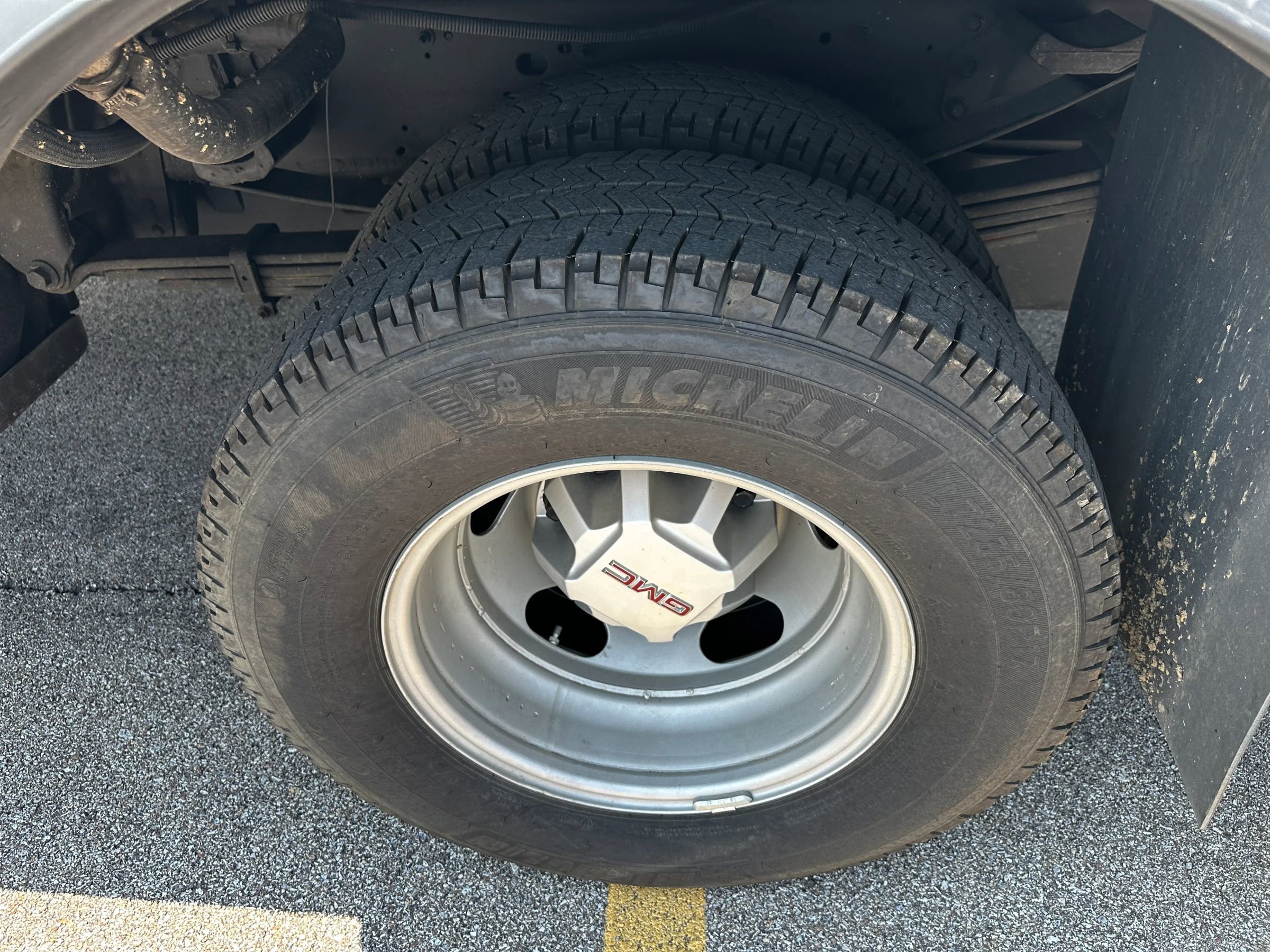 Used 2024 GMC Sierra 3500 Pro w/ Convenience Package image 6