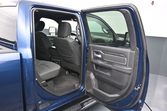 Used 2024 RAM 2500 Big Horn w/ Night Edition AWD/4WD image 31