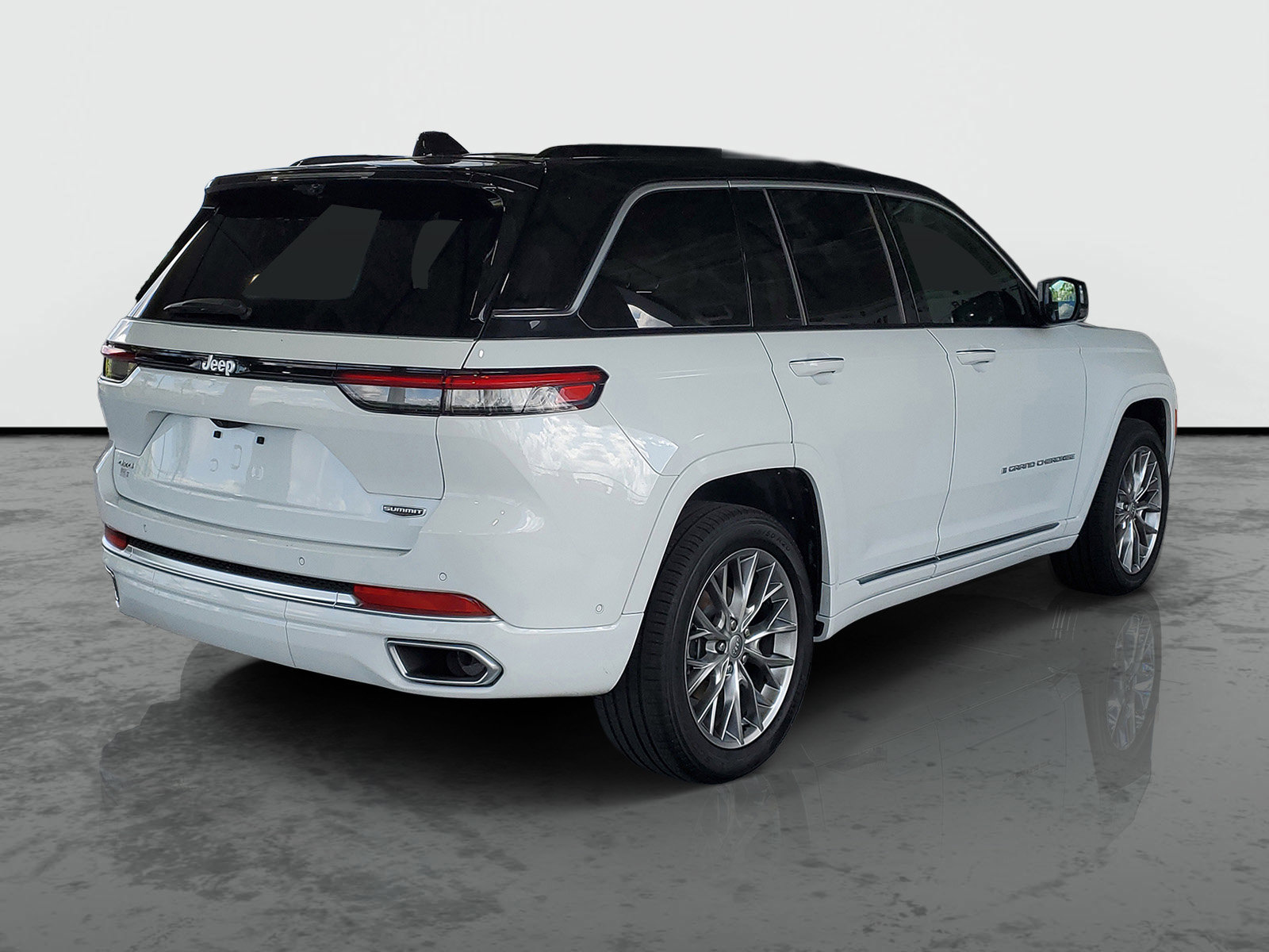 Certified 2025 Jeep Grand Cherokee Summit w/ Adv Protech Group IV AWD/4WD image 2