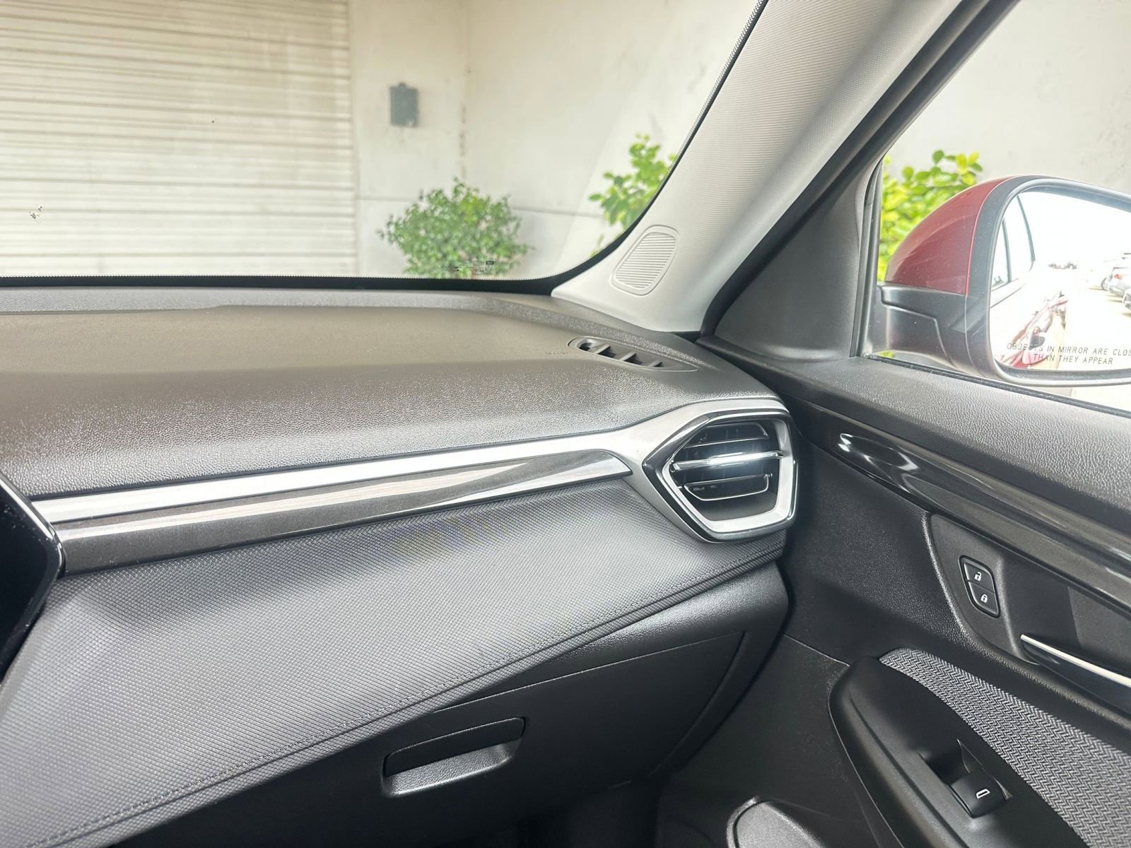 Used 2025 Chevrolet TrailBlazer LT image 35