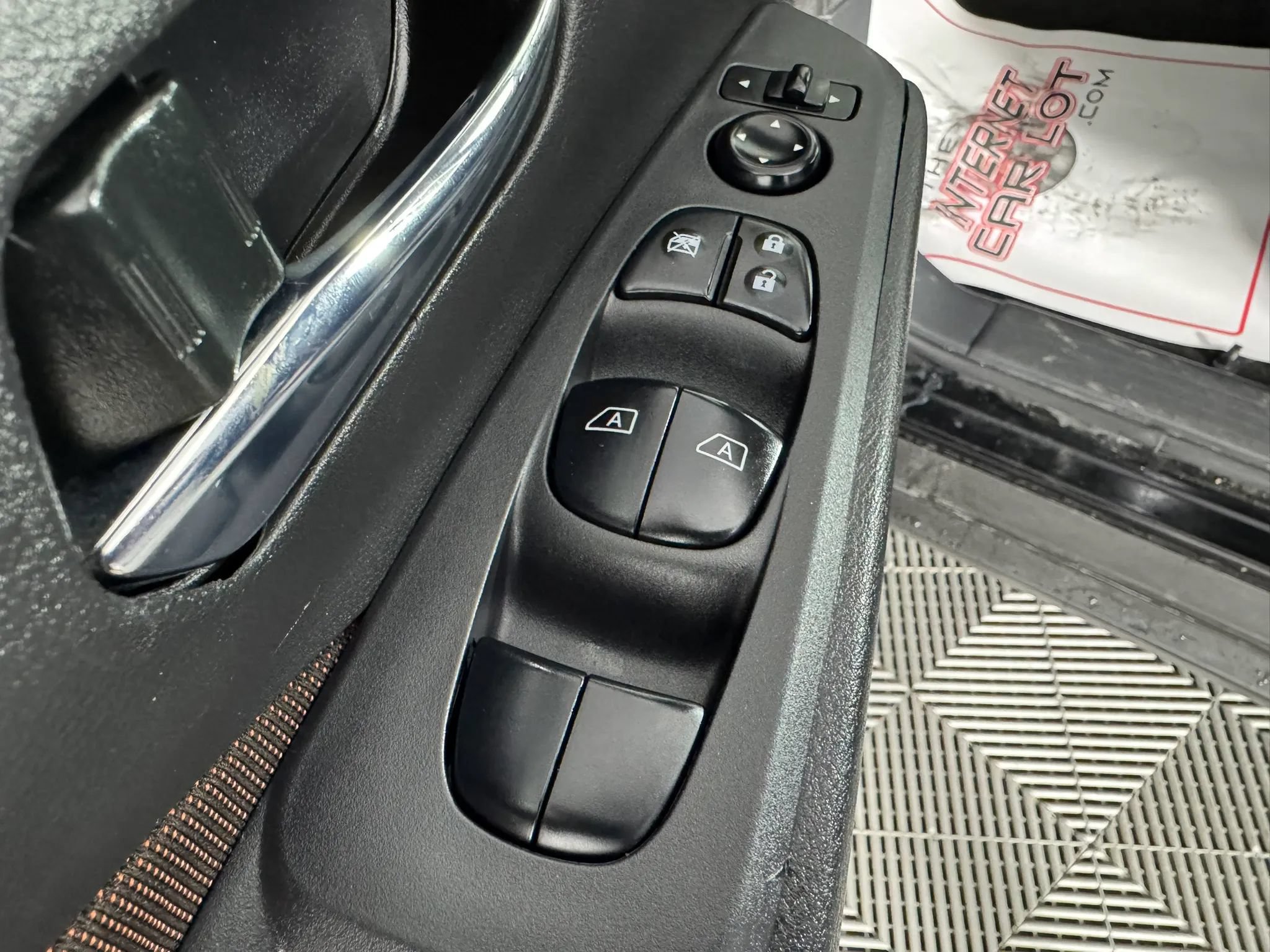 Used 2024 Nissan Kicks SR FWD image 37