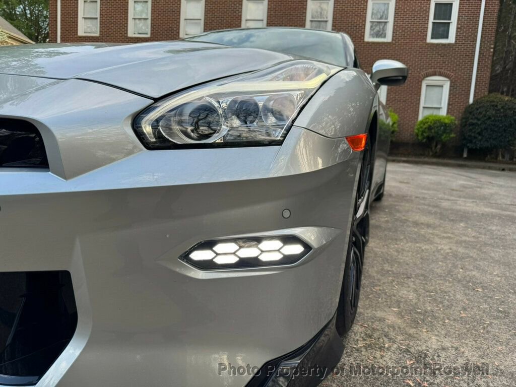 Used 2024 Nissan GT-R Premium w/ Premium Interior Package image 14
