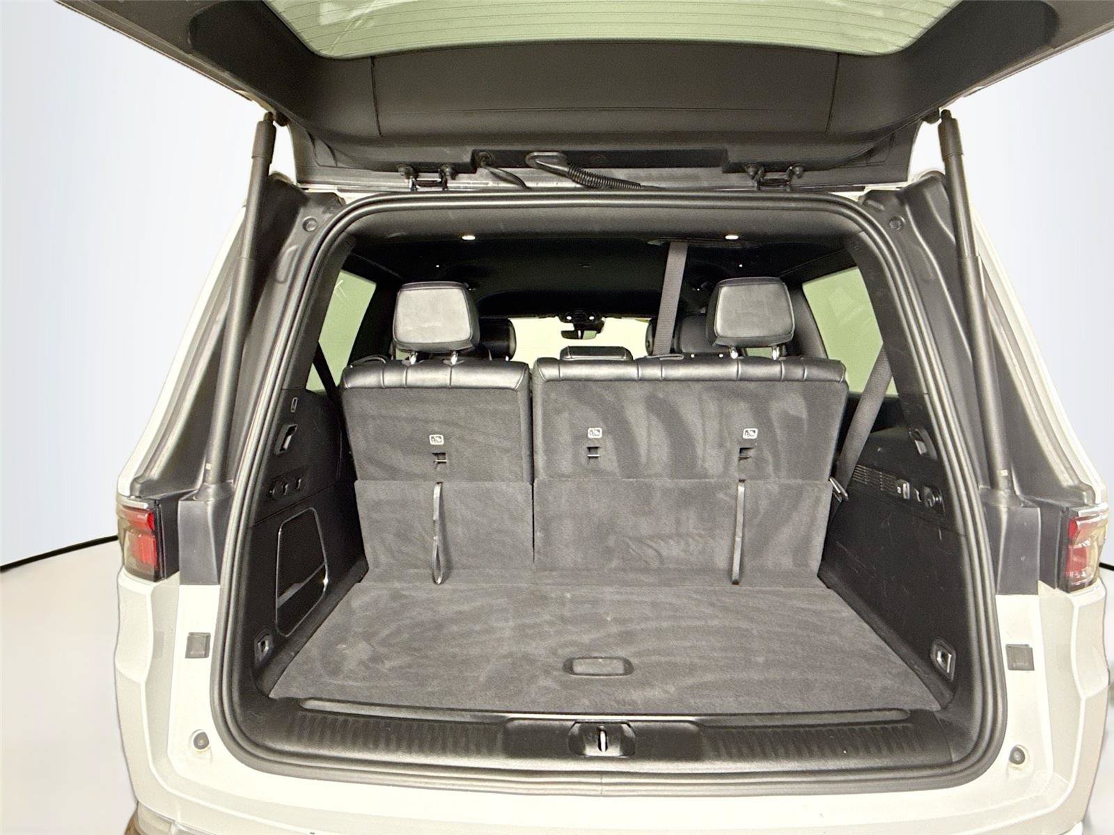 Used 2024 Jeep Wagoneer Series II AWD/4WD image 26