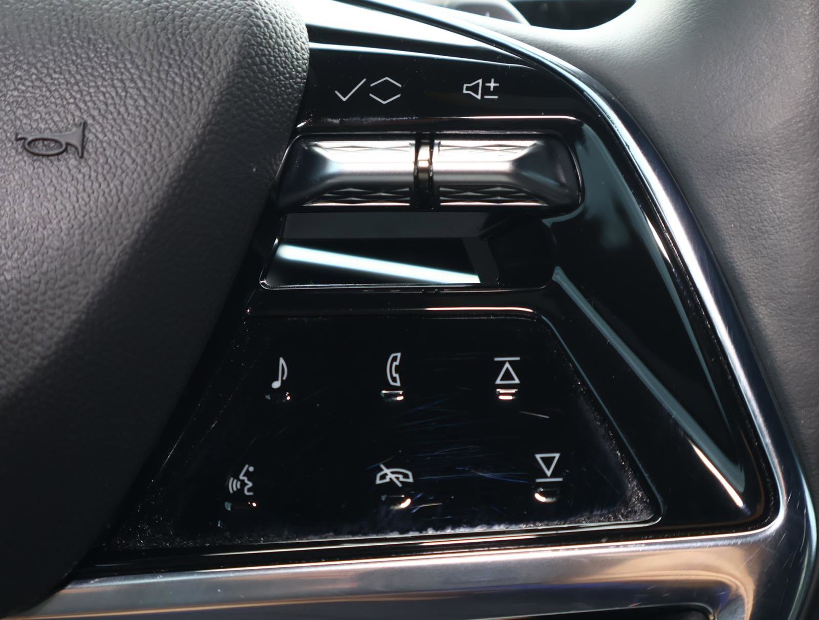 Certified 2025 Cadillac Escalade Sport w/ Touring Package image 31