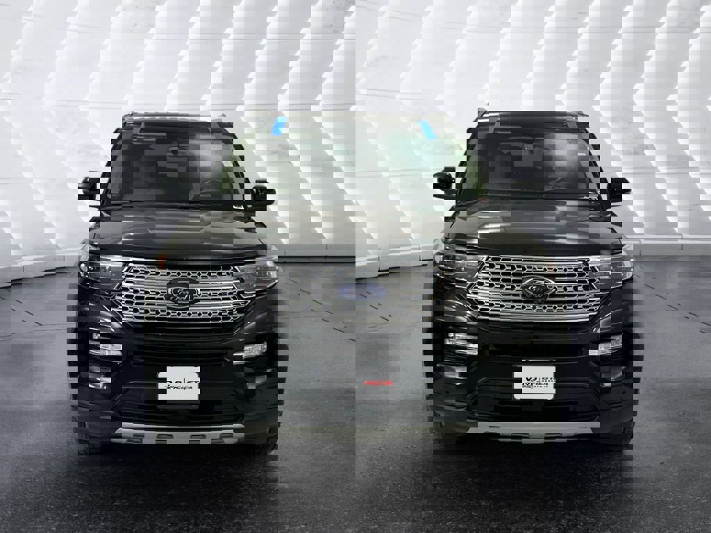 Used 2022 Ford Explorer Limited w/ Equipment Group 301A image 2