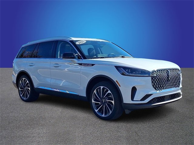 New 2026 Lincoln Aviator Reserve w/ Luxury Package image 2