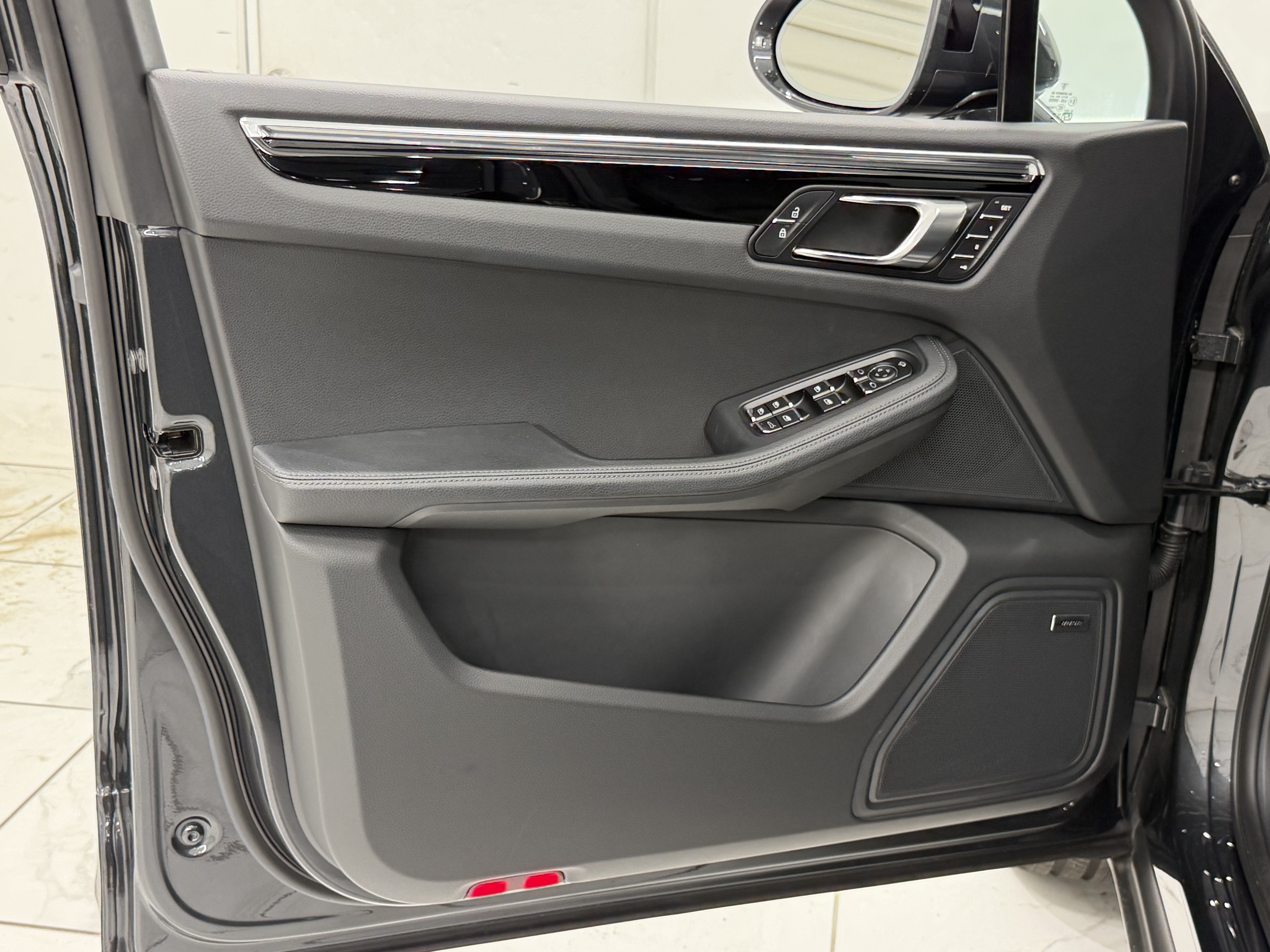 Certified 2026 Porsche Macan S AWD/4WD image 27