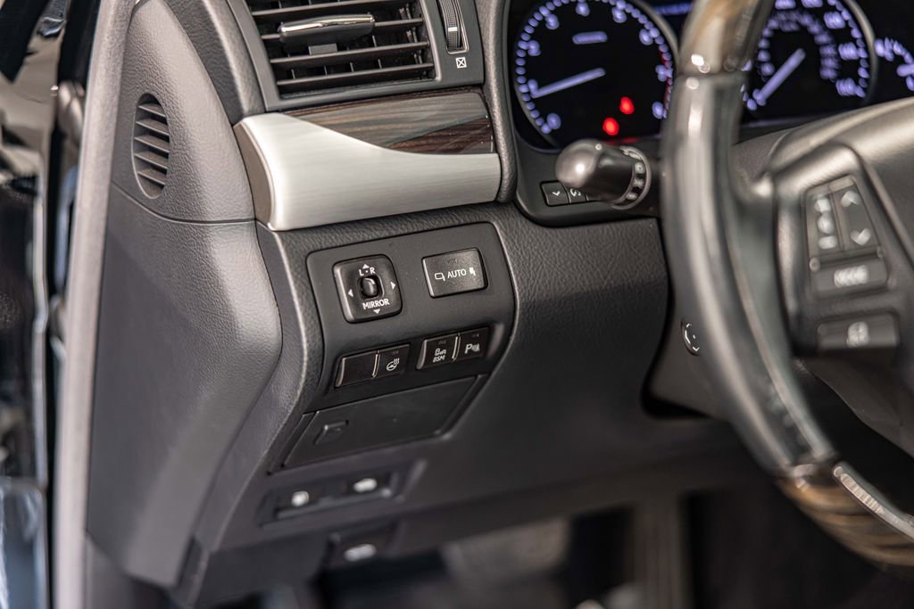 Used 2017 Lexus LS 460 w/ Comfort Package image 21