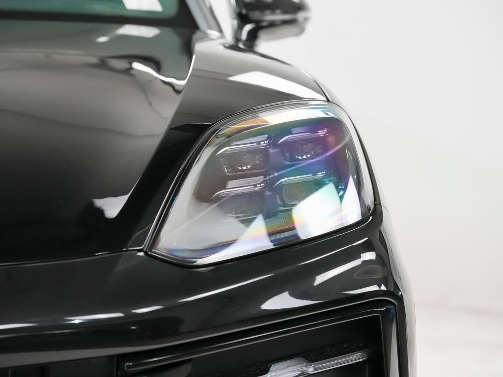 New 2026 Porsche Cayenne GTS AWD/4WD image 7