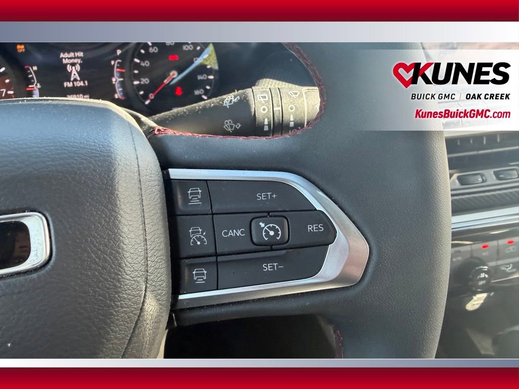 Used 2025 Jeep Compass Trailhawk AWD/4WD image 14